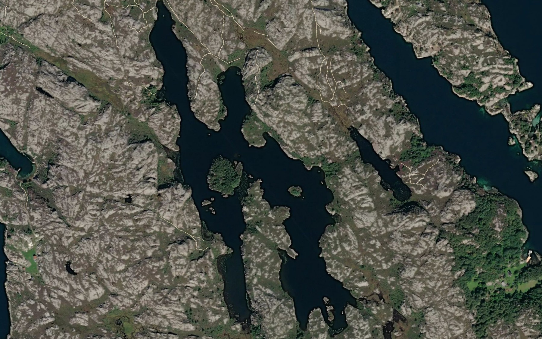 Satellite map of the Sildavagsvatnet
