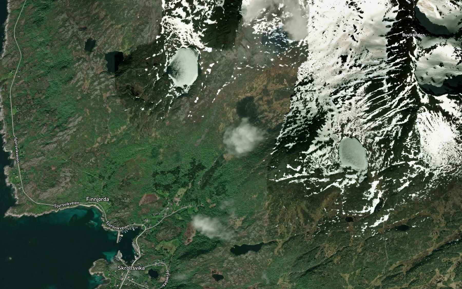 Satellite map of the Skrolsvikelva