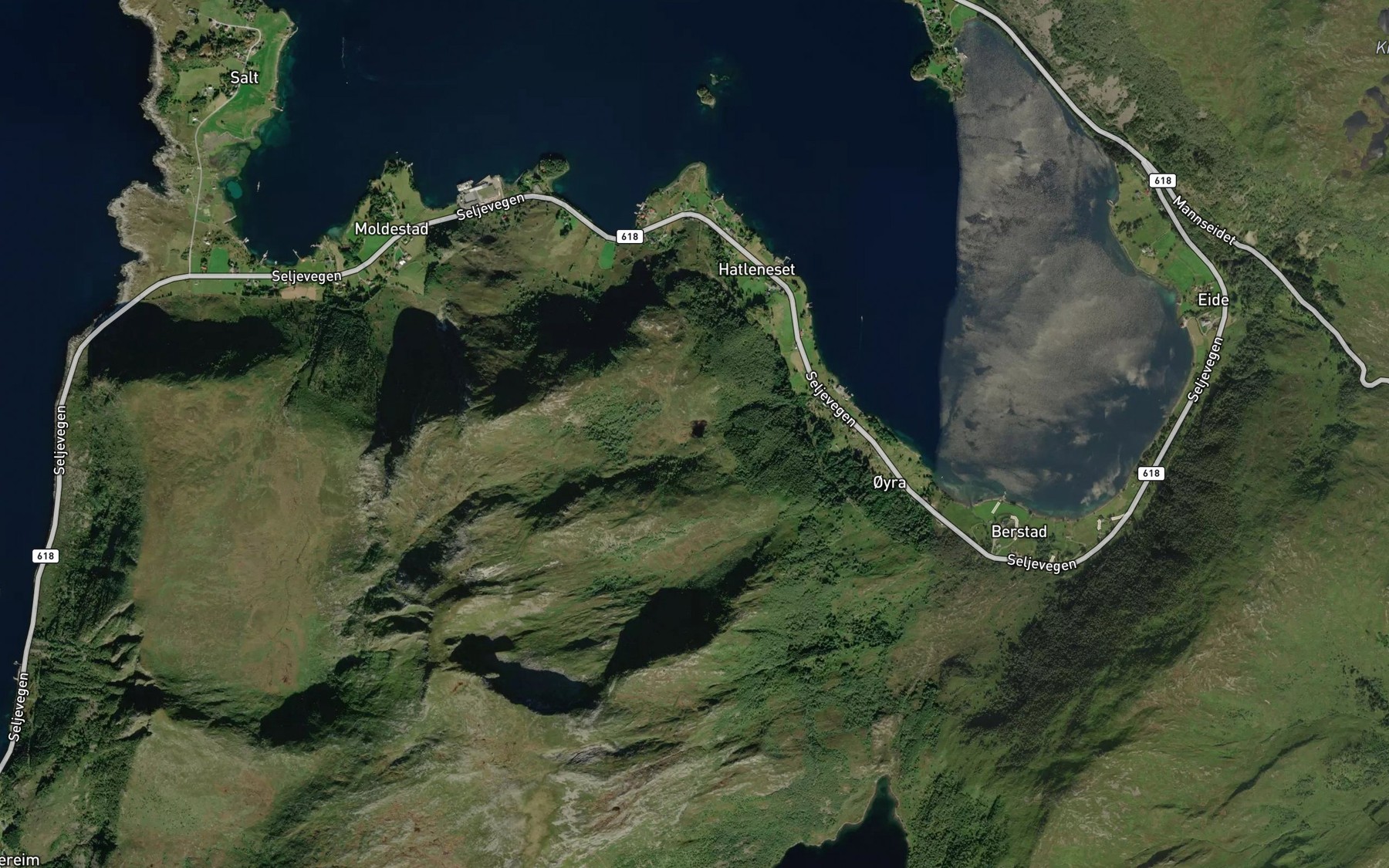 Satellite map of the Hatlenesvatnet