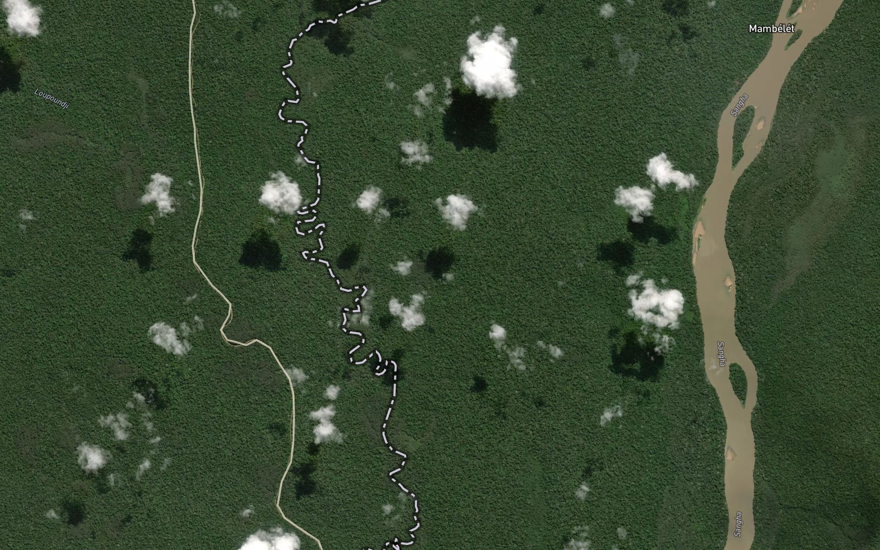 Satellite map of the Loupoundje