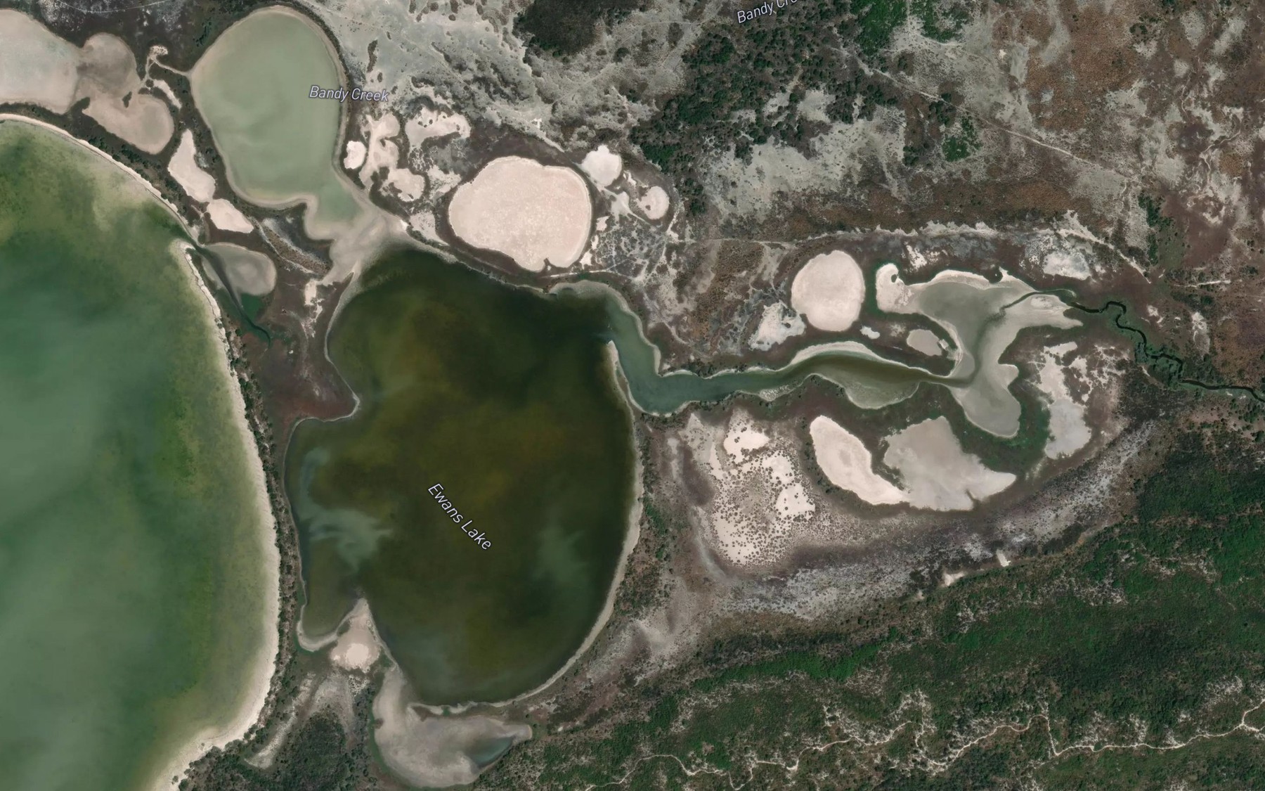 Satellite map of the Ewans Lake