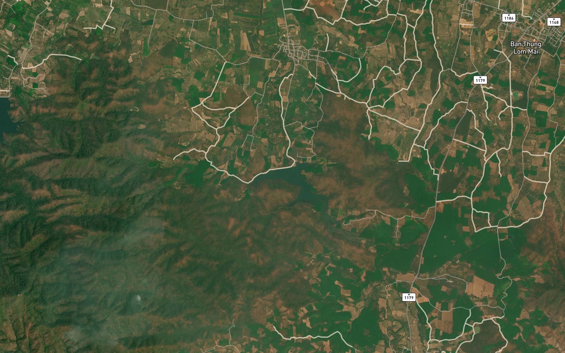 Satellite map of the Ang Kep Nam Nam Waen
