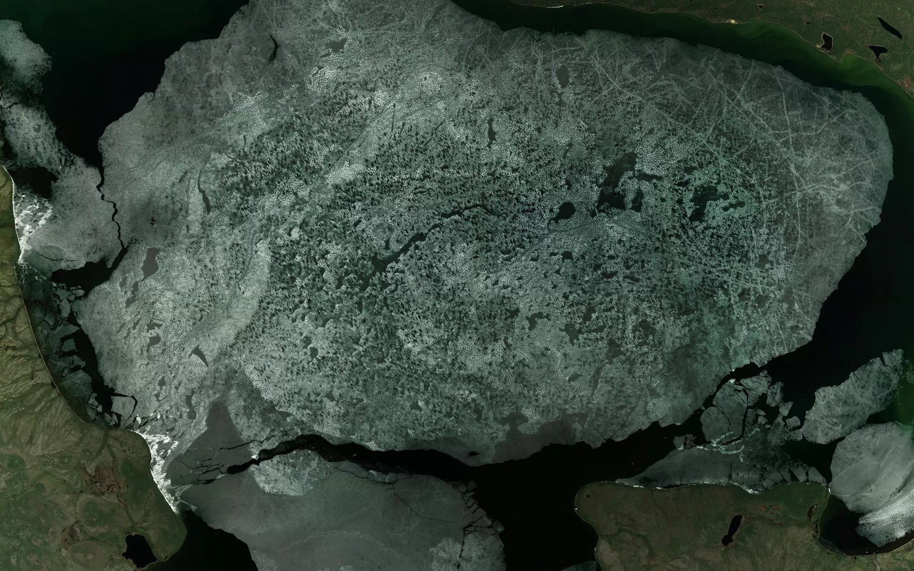 Satellite map of the Settee Lake