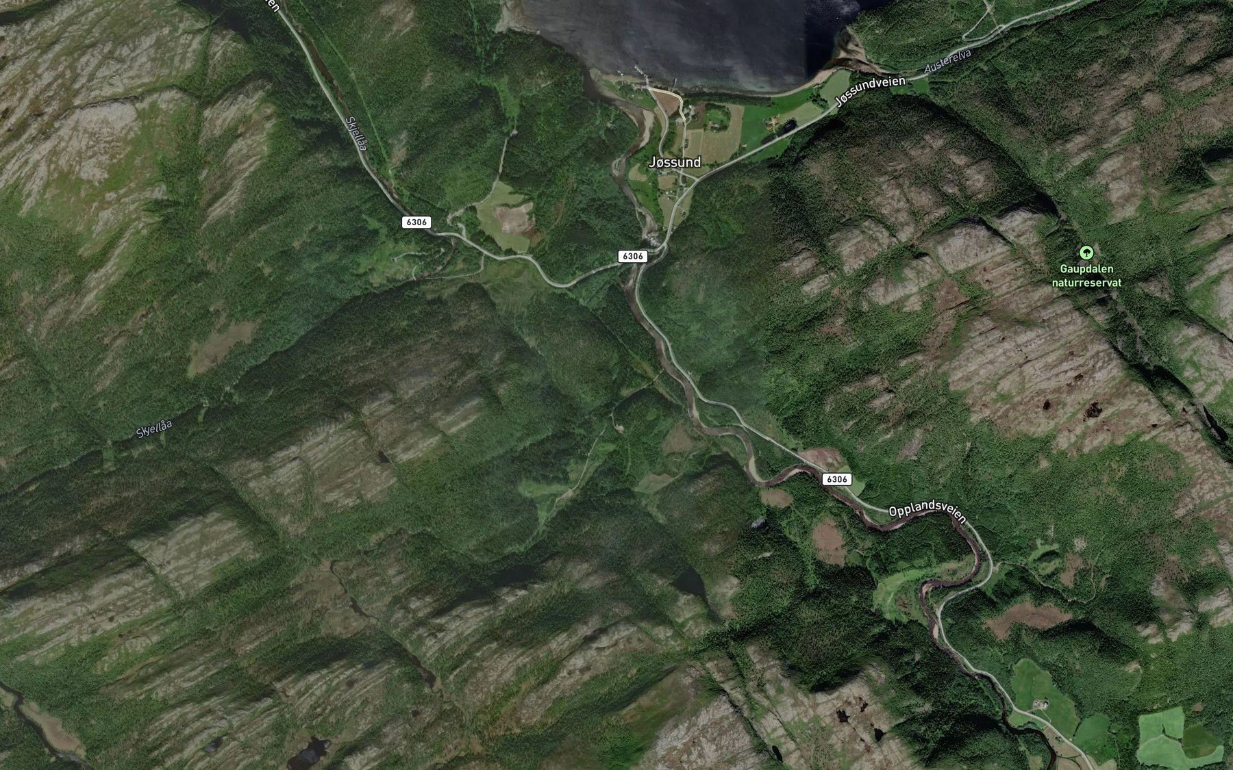 Satellite map of the Trollengelva