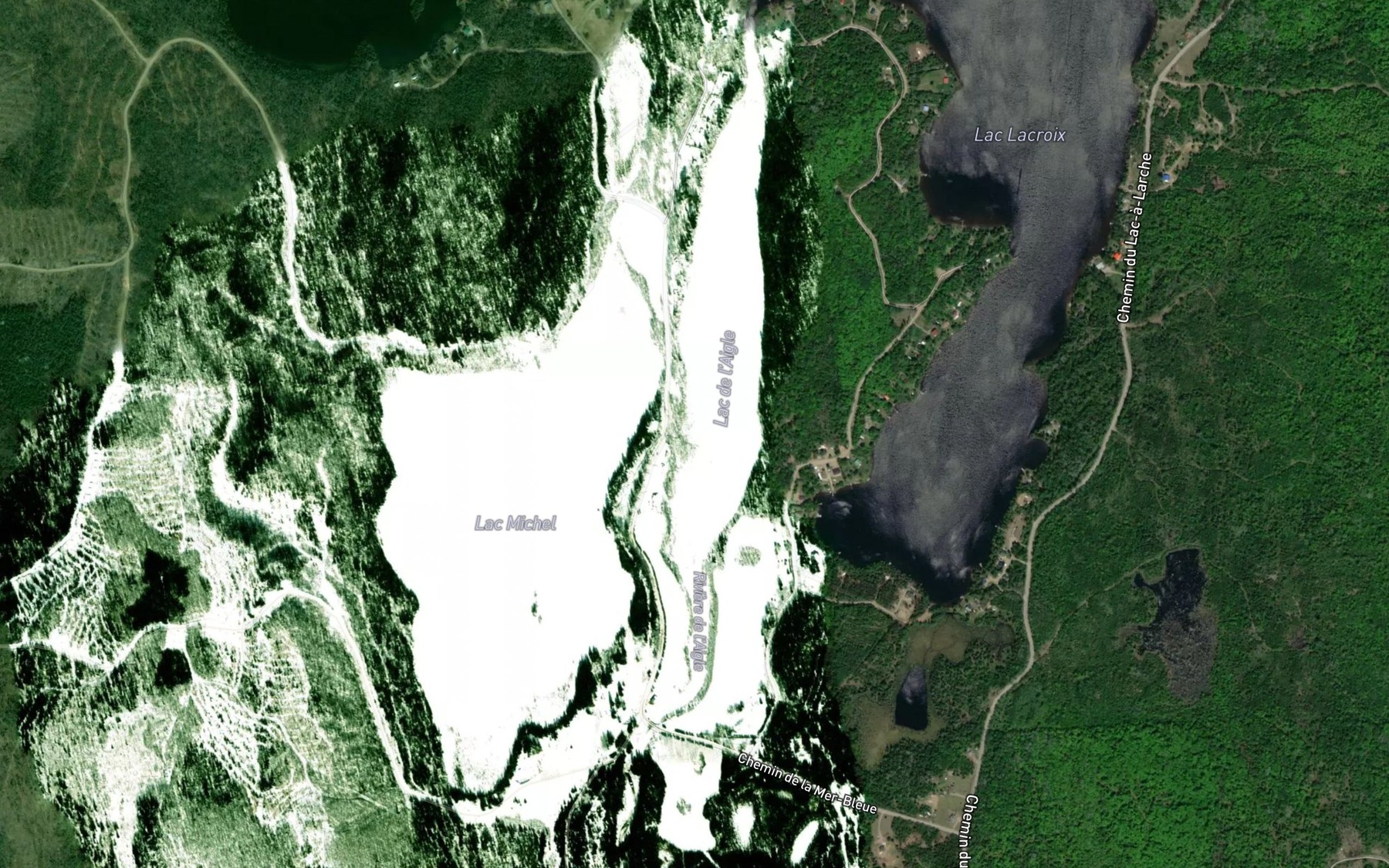 Satellite map of the Lac de l'Aigle