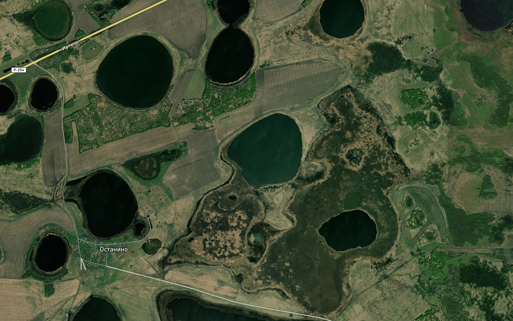 Satellite map of the Ozero Seledkovo