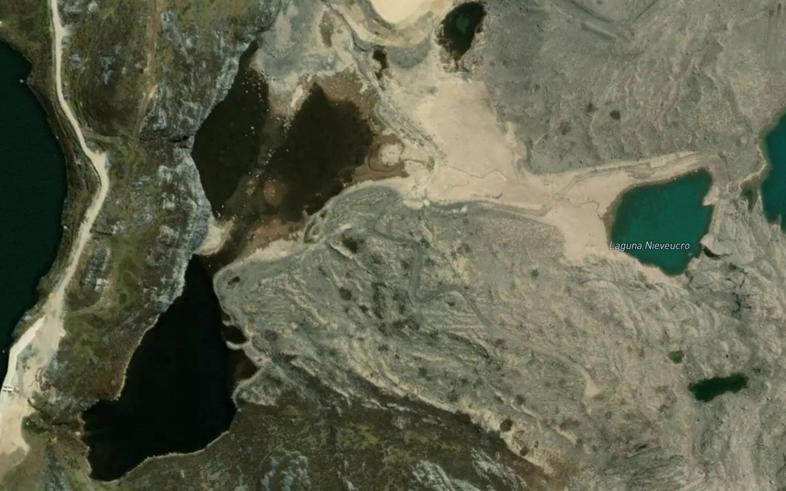 Laguna Nieveucro
