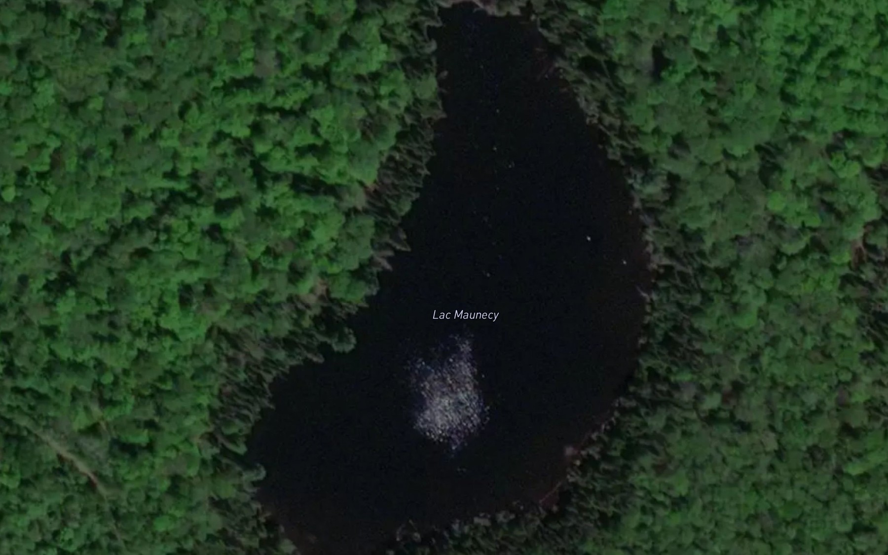 Satellite map of the Lac Maunecy