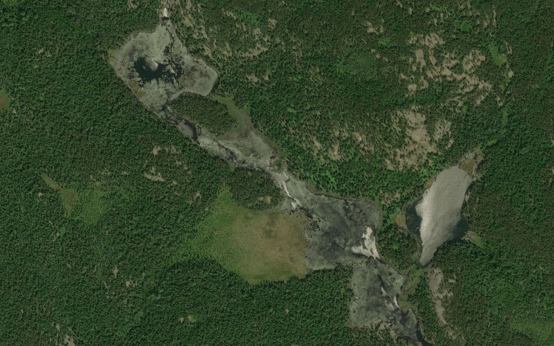 Satellite map of the Lodge Lake