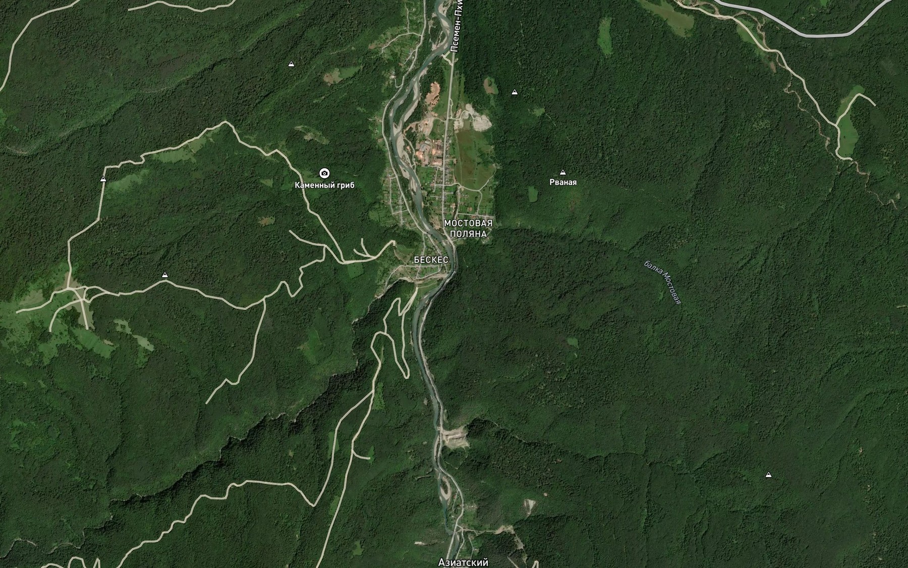 Satellite map of the Beskes