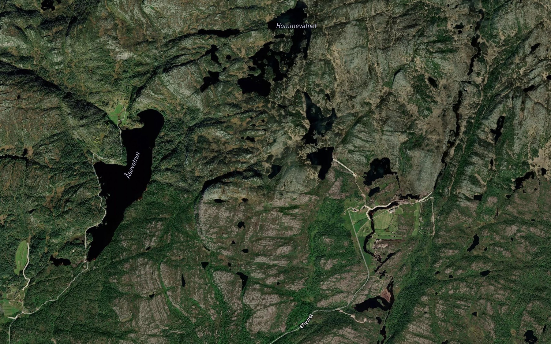 Satellite map of the Homstjodn