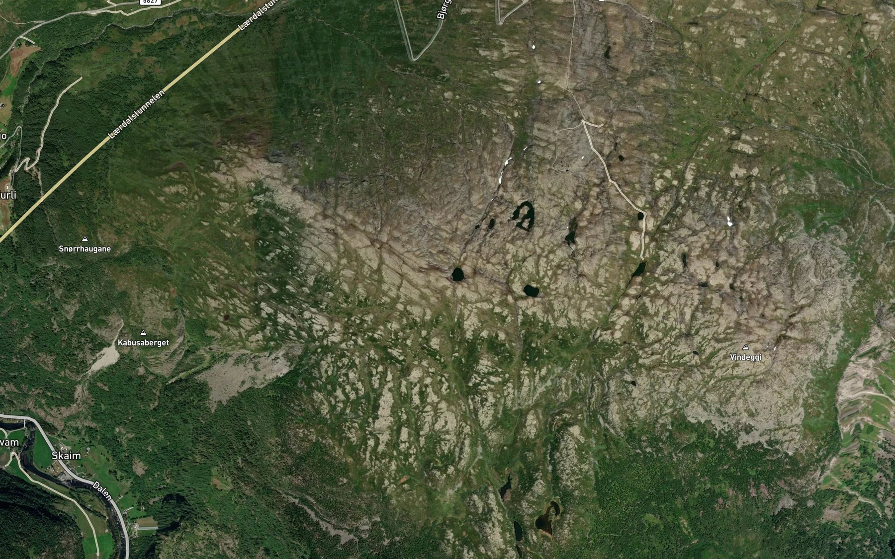 Satellite map of the Fjolatjorni