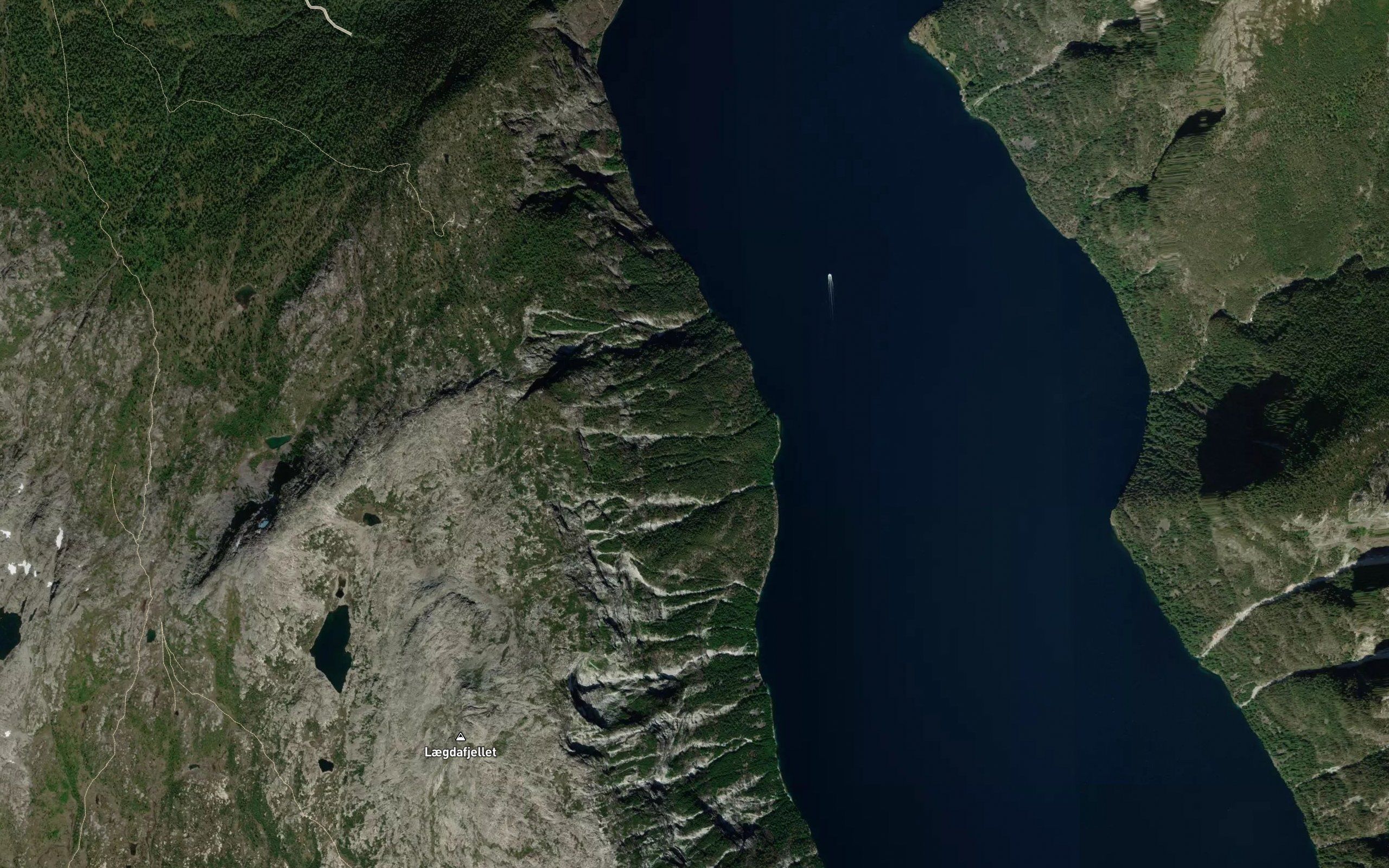 Yste Aknesgrovi