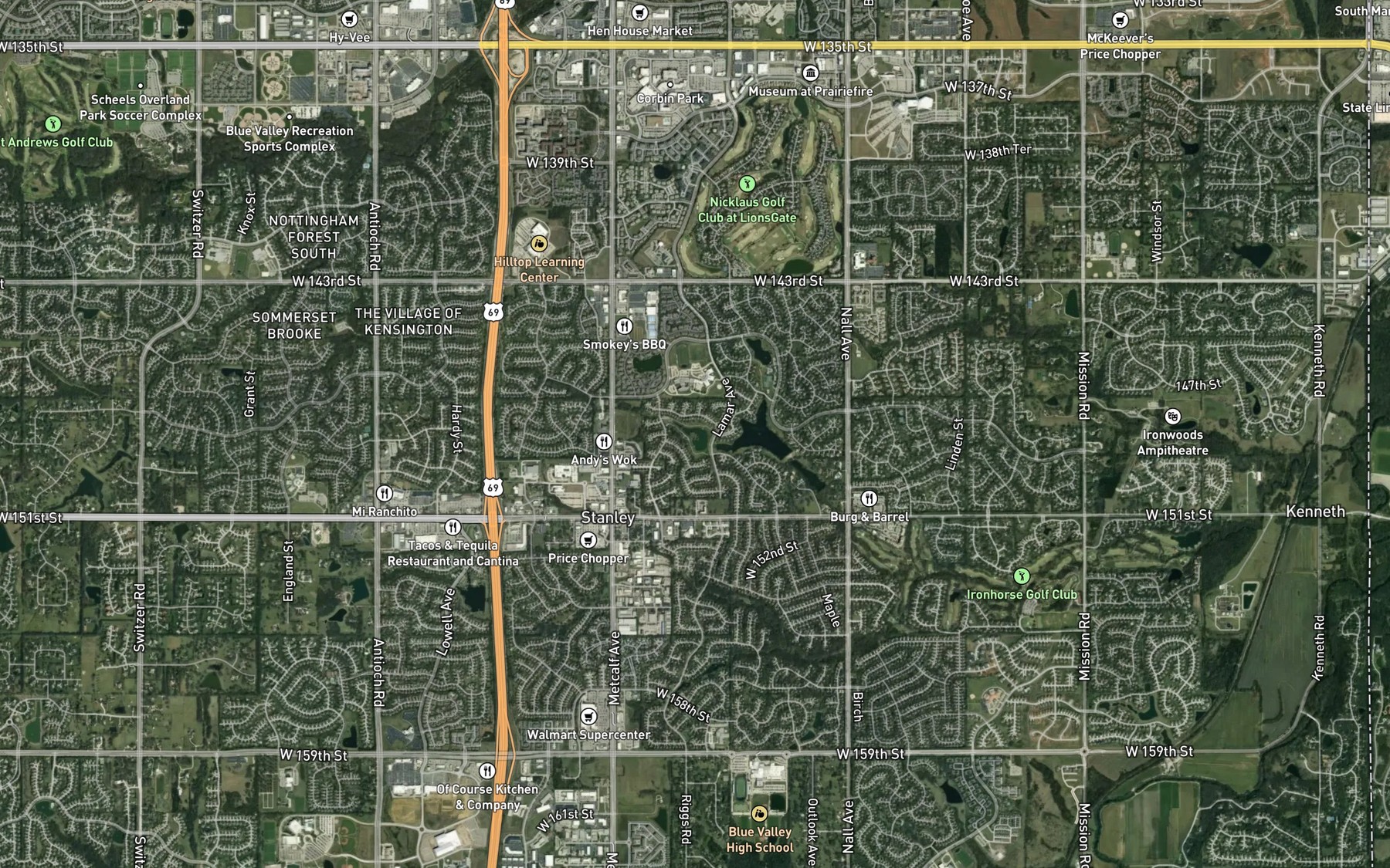 Satellite map of the Regency Park Lake