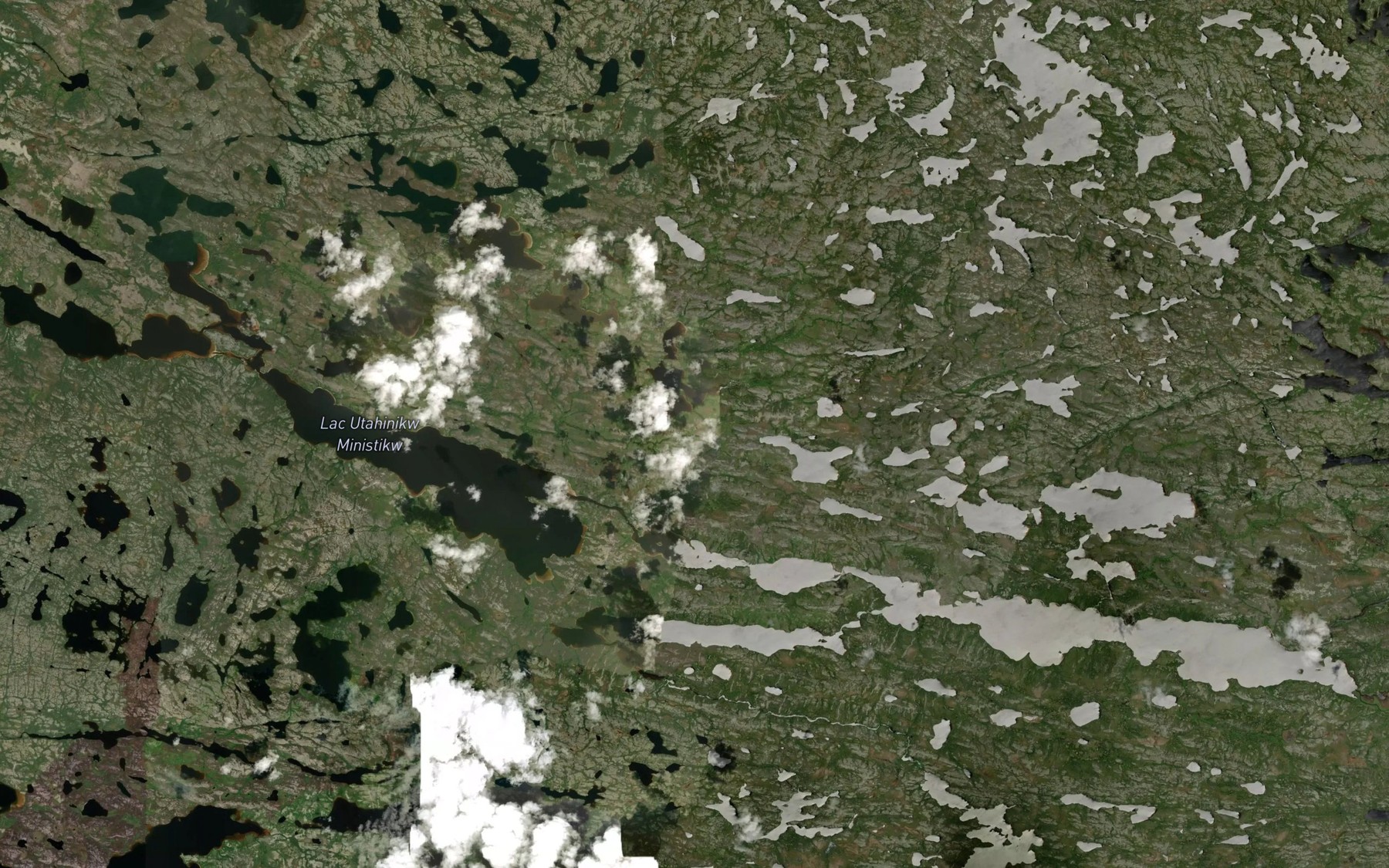 Satellite map of the Lac Utahinikw Ministikw
