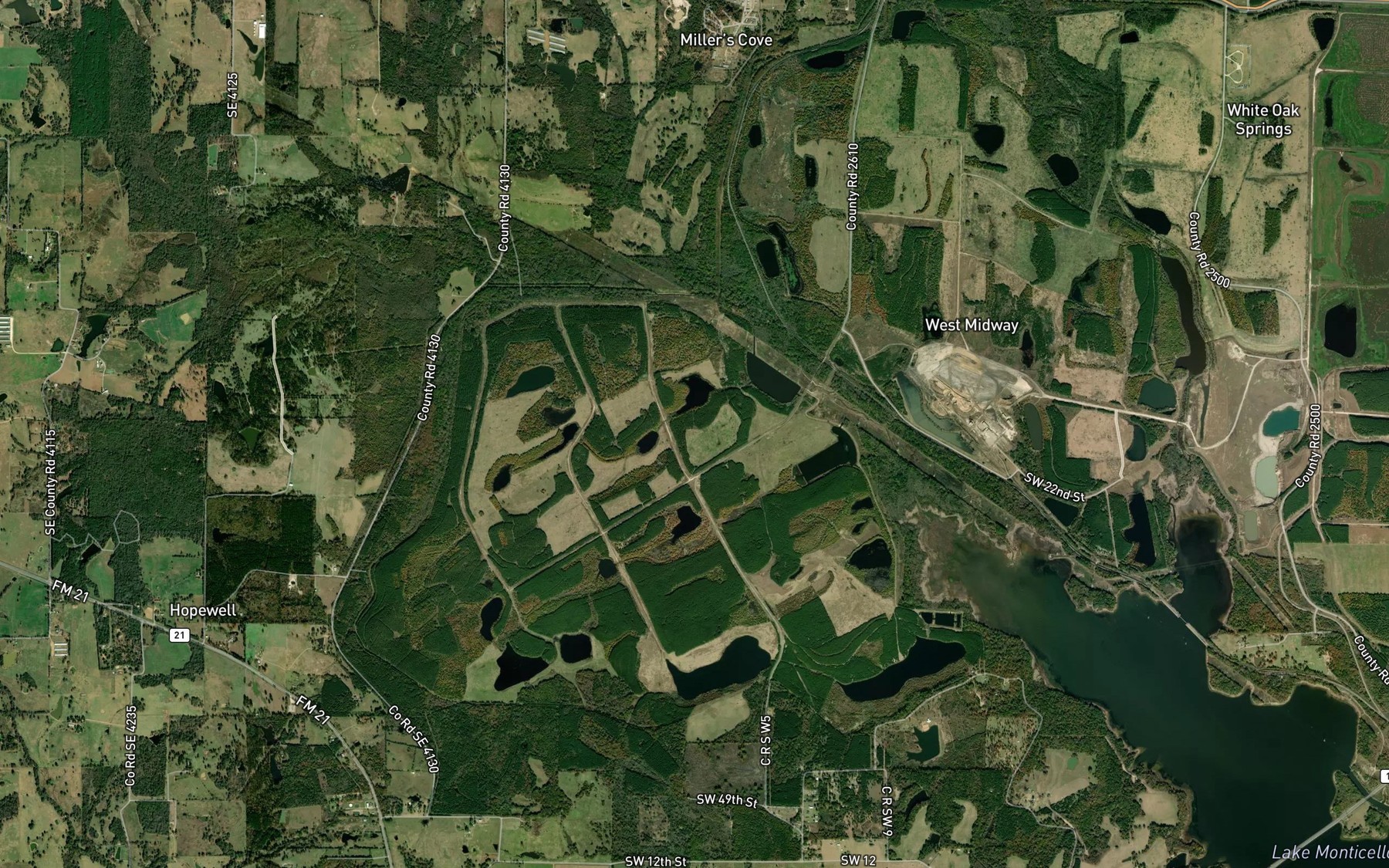 Satellite map of the Davis Newsom Lake