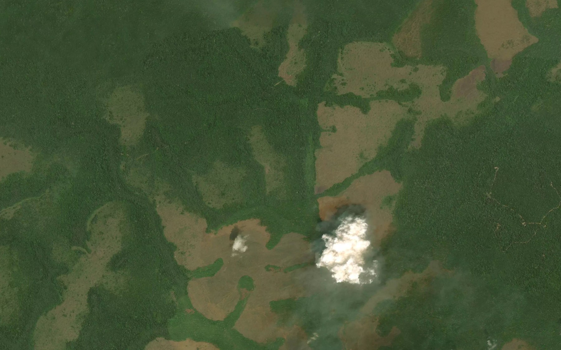 Satellite map of the Gnatombe