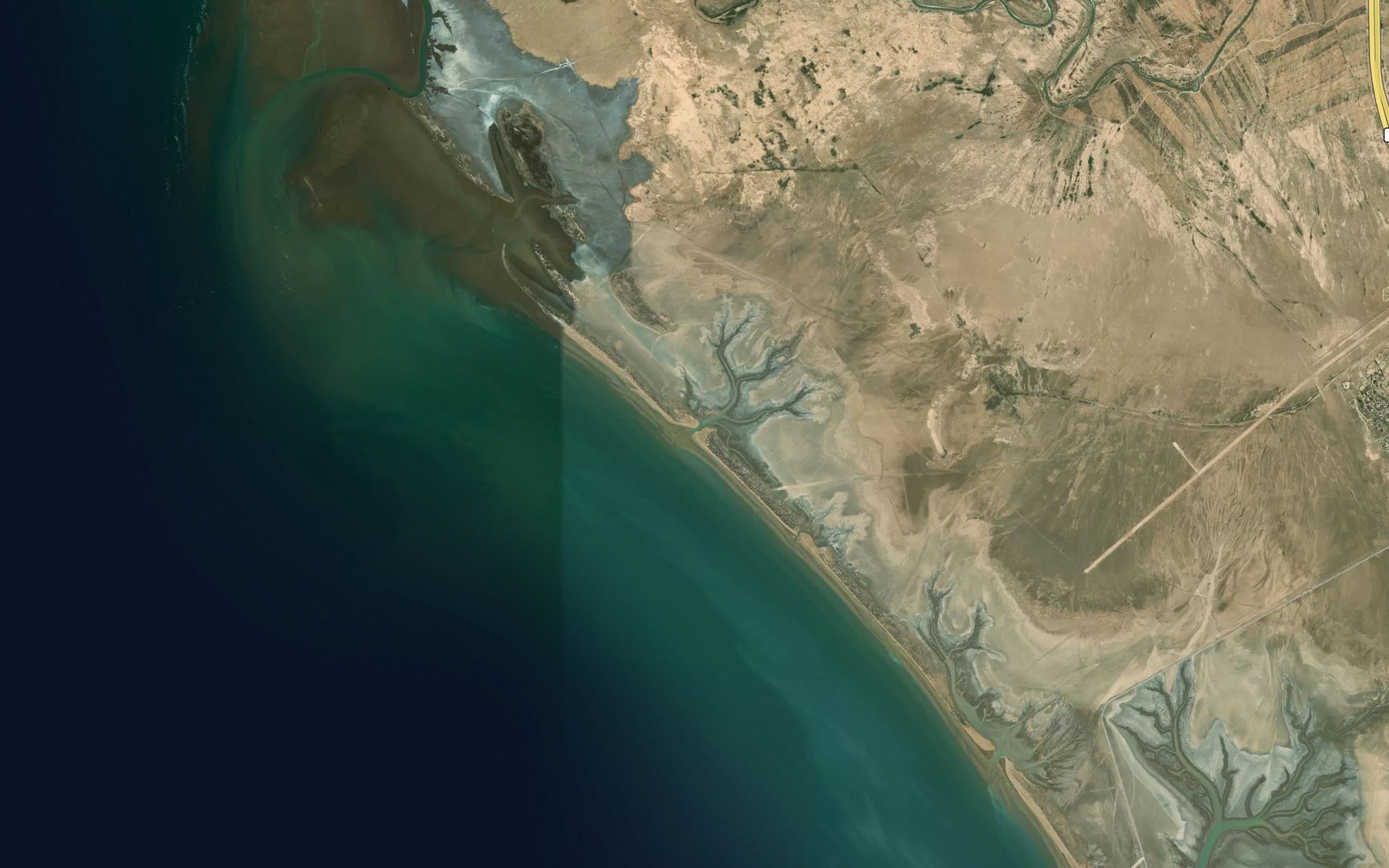 Satellite map of the Khowr-e Anjiru