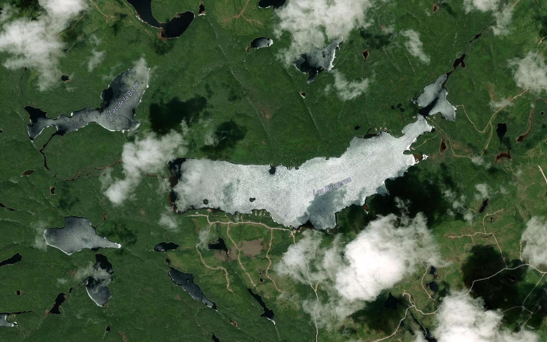 Satellite map of the Ruisseau aux Oiseaux