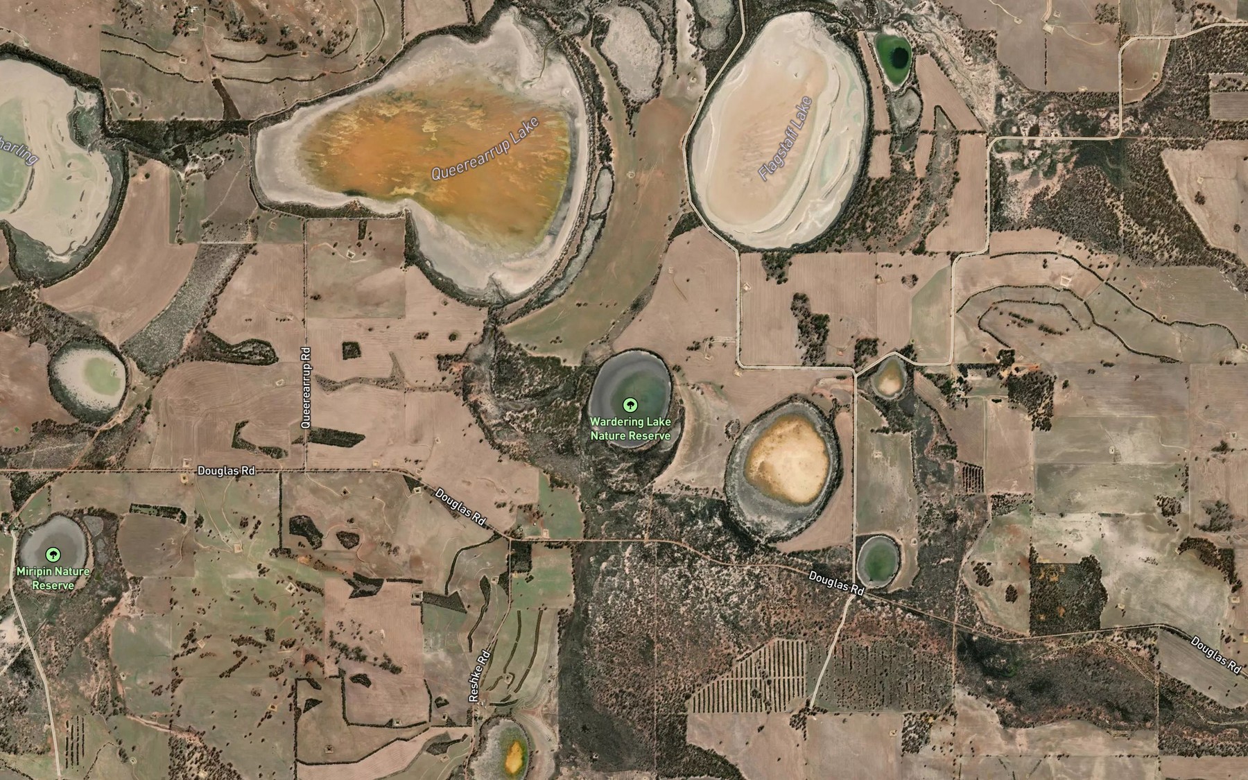 Satellite map of the Wardering Lake