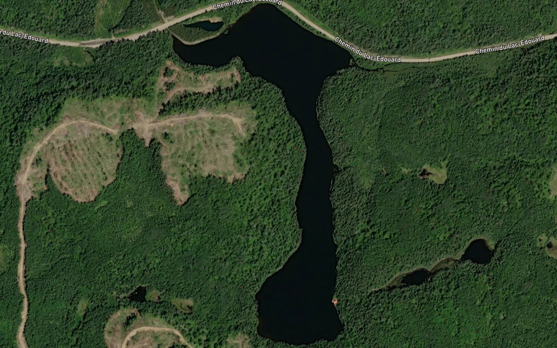 Satellite map of the Troisieme lac Cochon