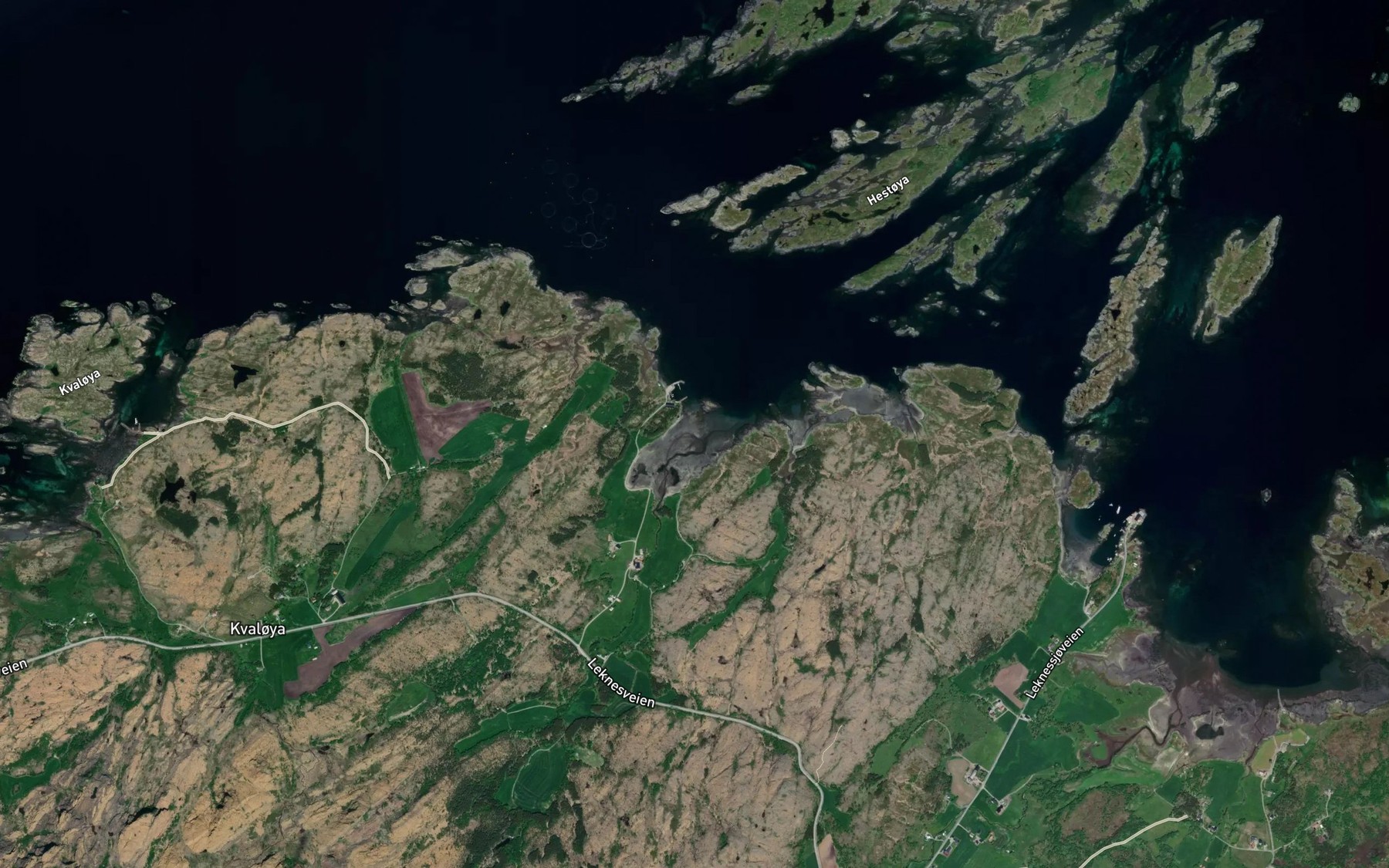 Satellite map of the Skrosen