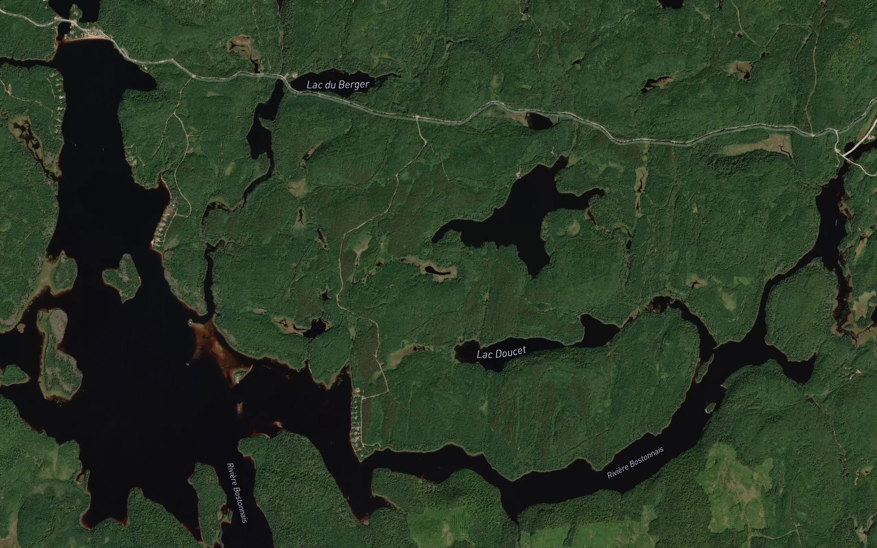 Satellite map of the Lac de la Pie