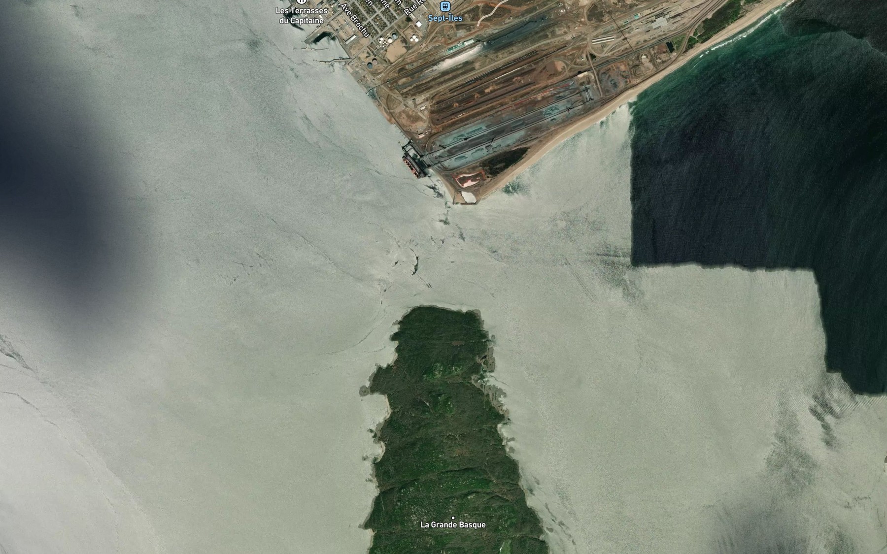 Satellite map of the Chenal de l'Est