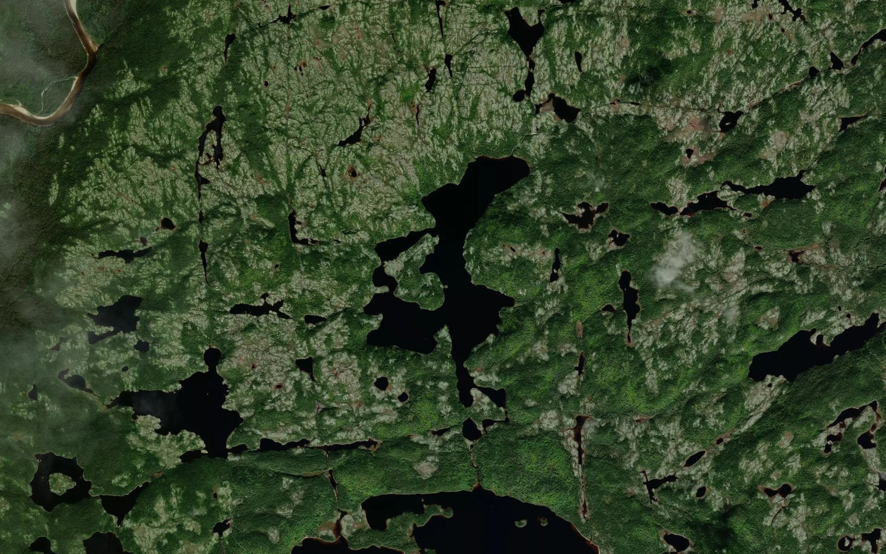 Satellite map of the Lac Uepatshuahk
