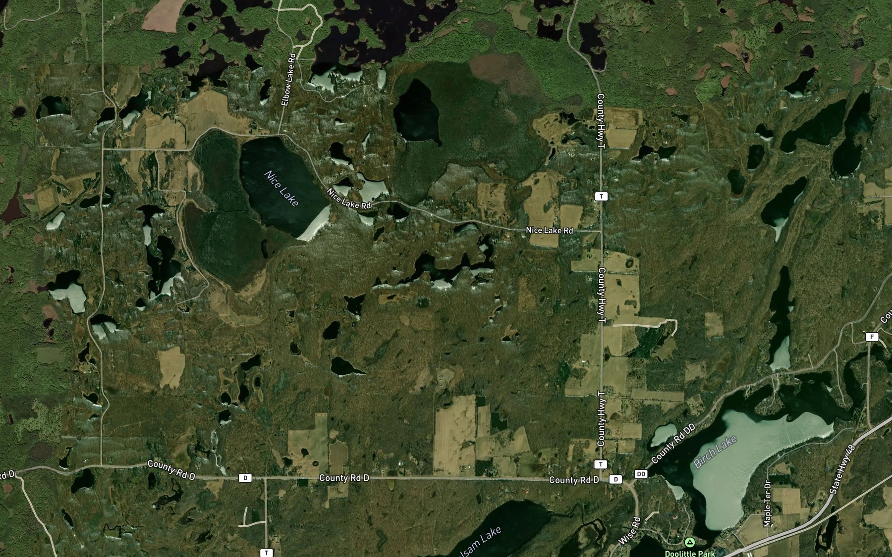 Satellite map of the Sugarbush Lake