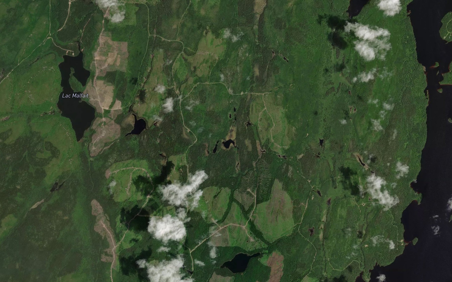 Satellite map of the Lac Claveau