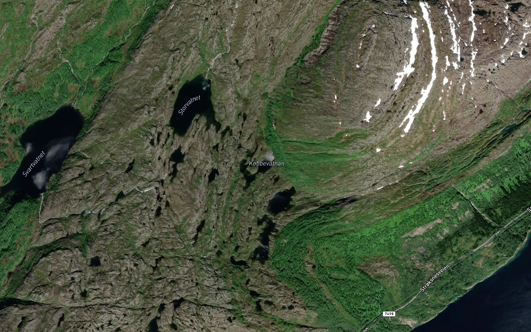Satellite map of the Hyttvatnet