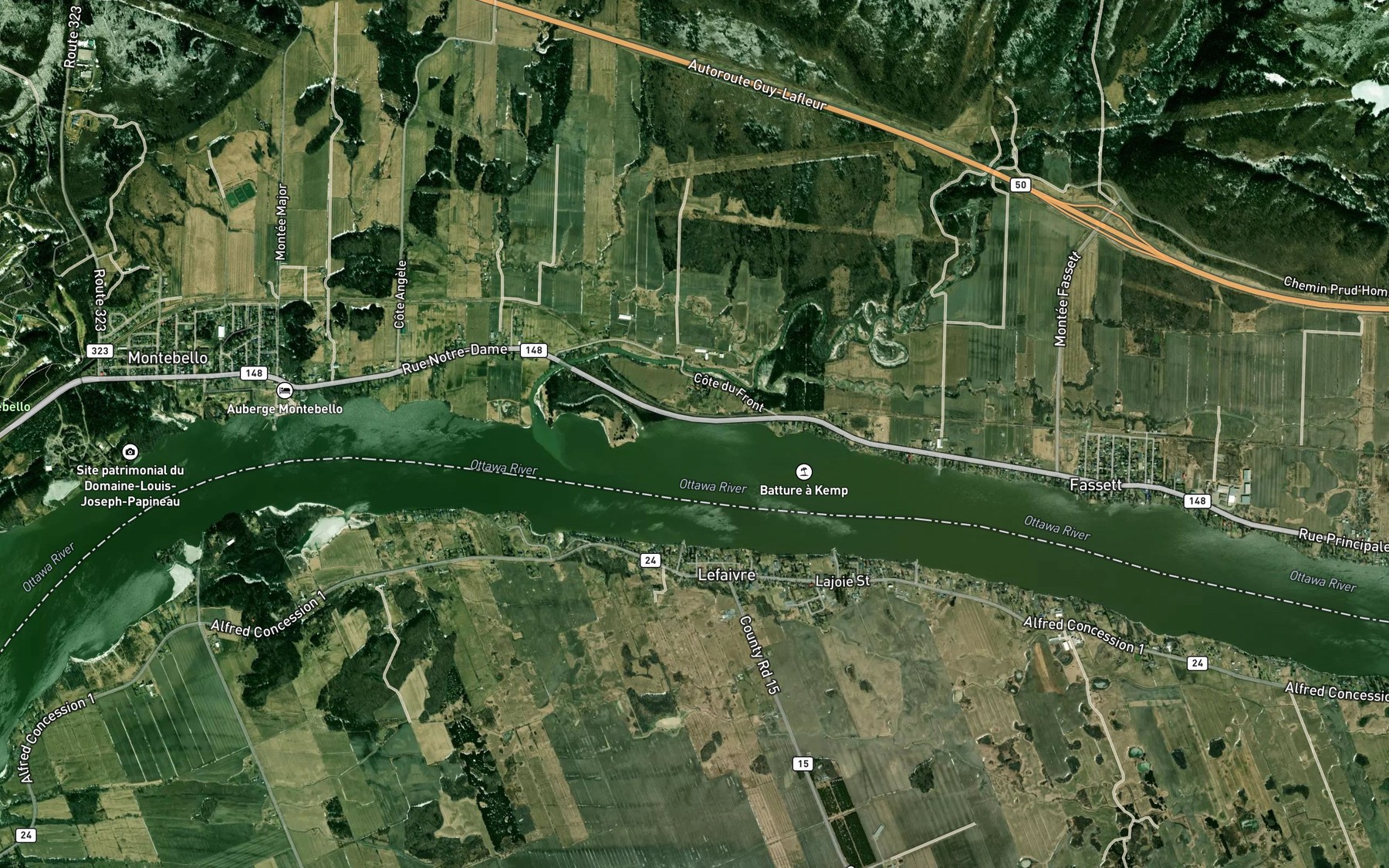 Satellite map of the Baie chez Laurier-Laroche