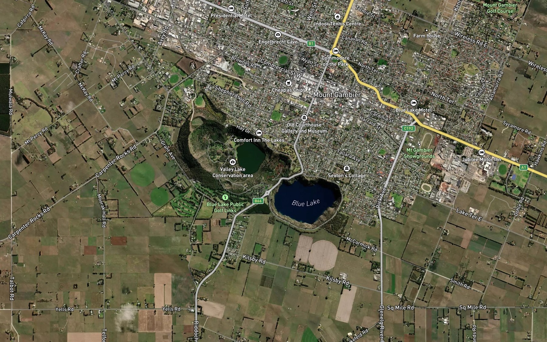Satellite map of the Yatton-Loo