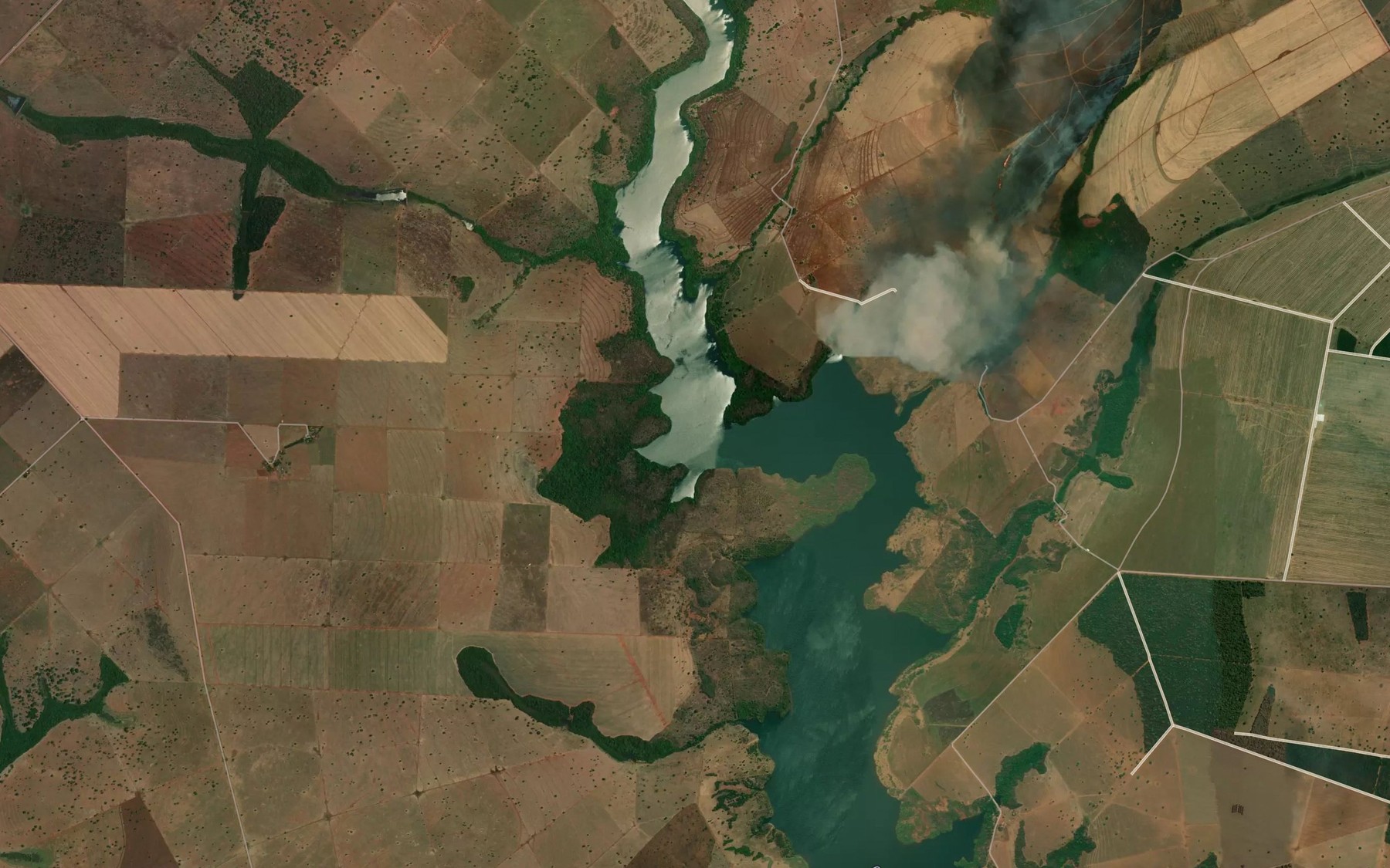 Satellite map of the Reservatorio Foz do Rio Claro