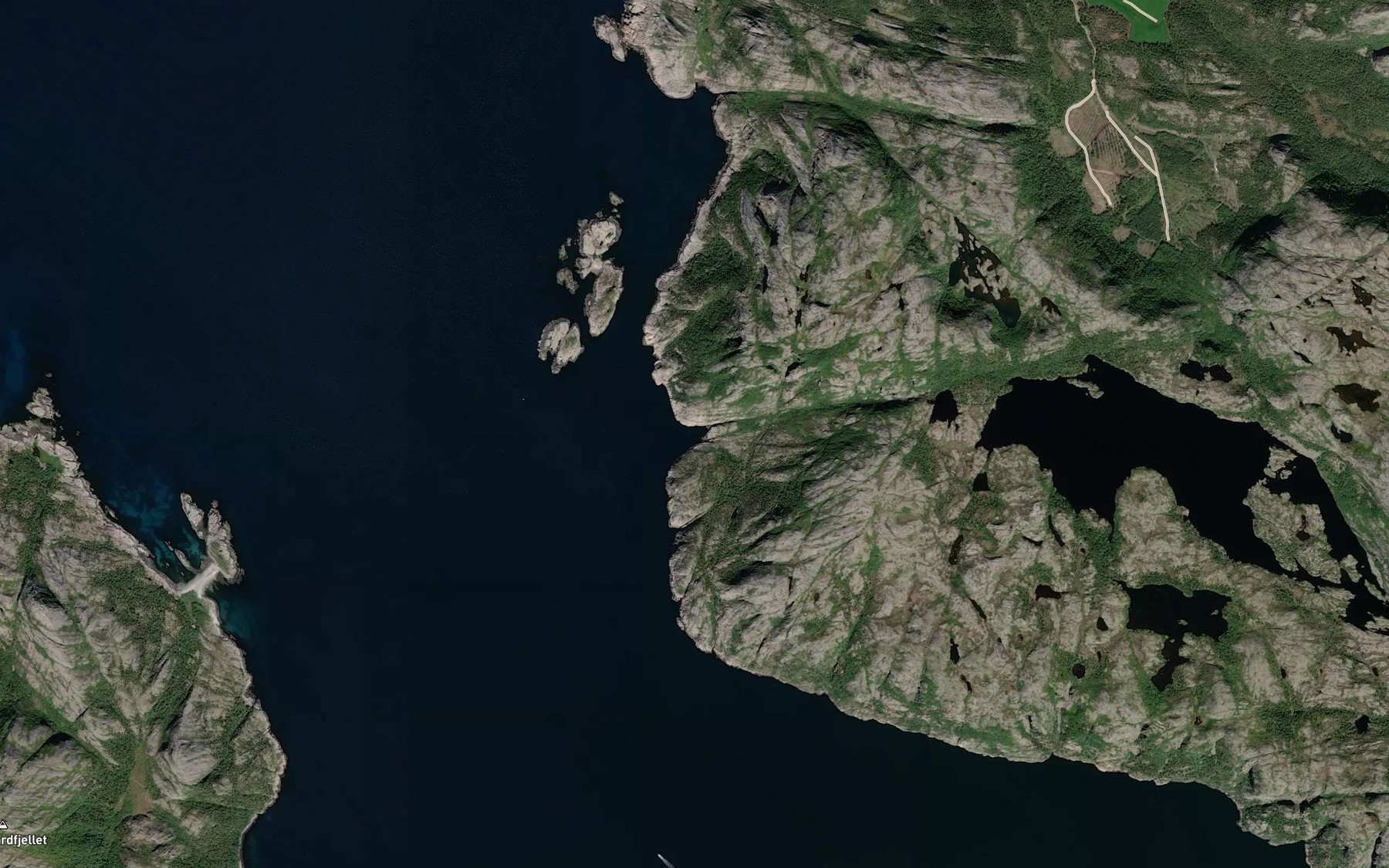 Satellite map of the Ettervika