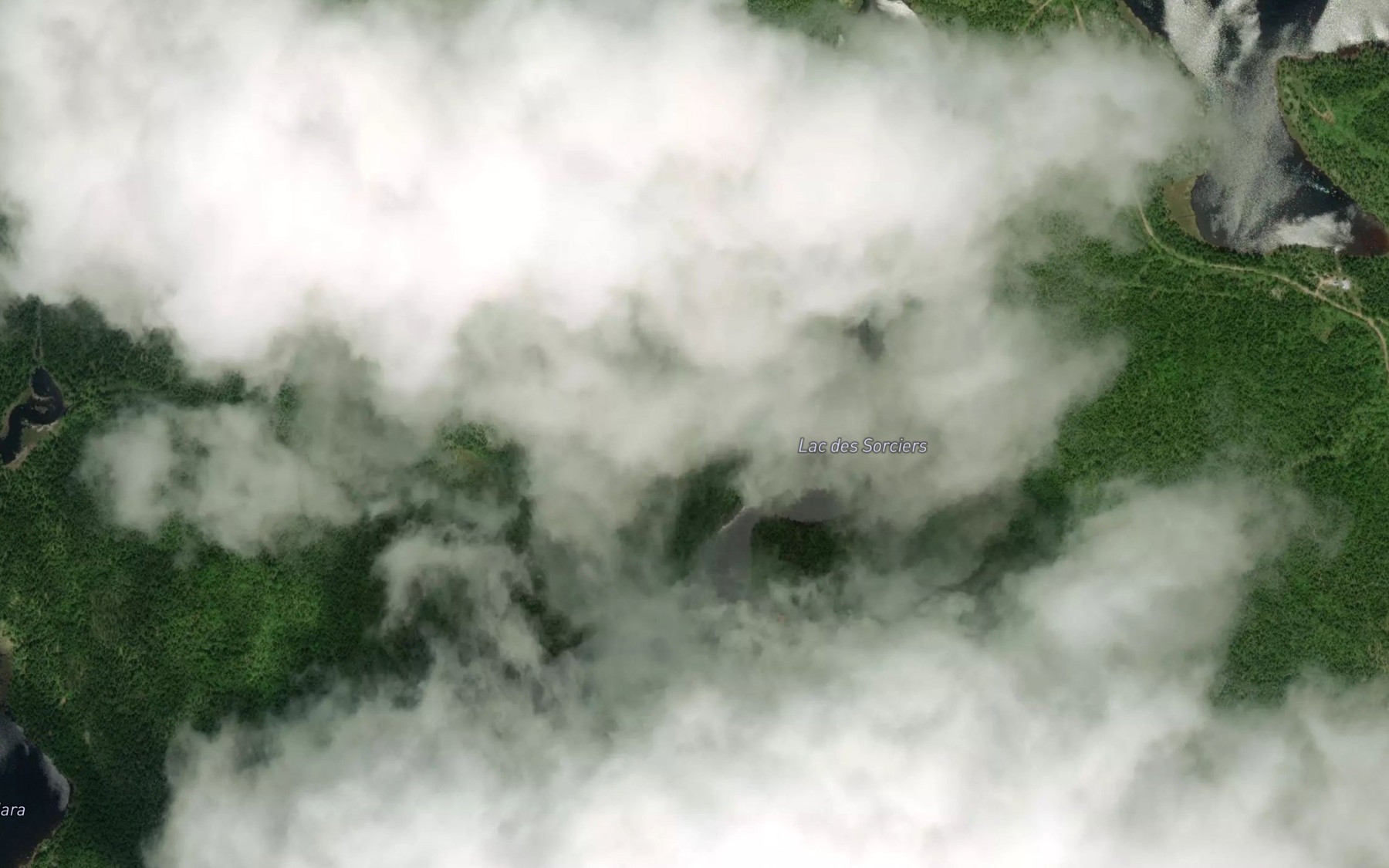 Satellite map of the Lac des Sorciers