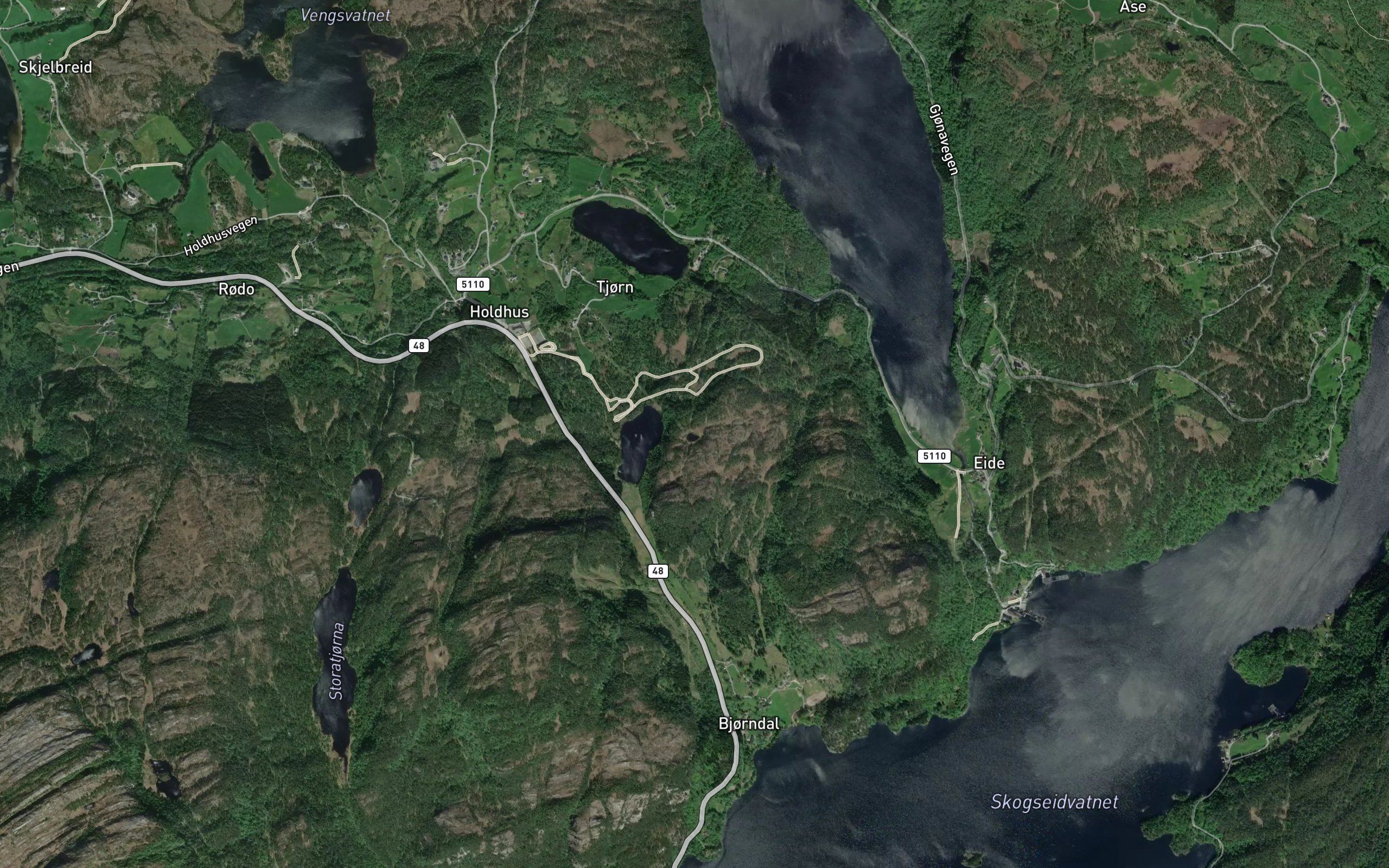 Lomatjorna