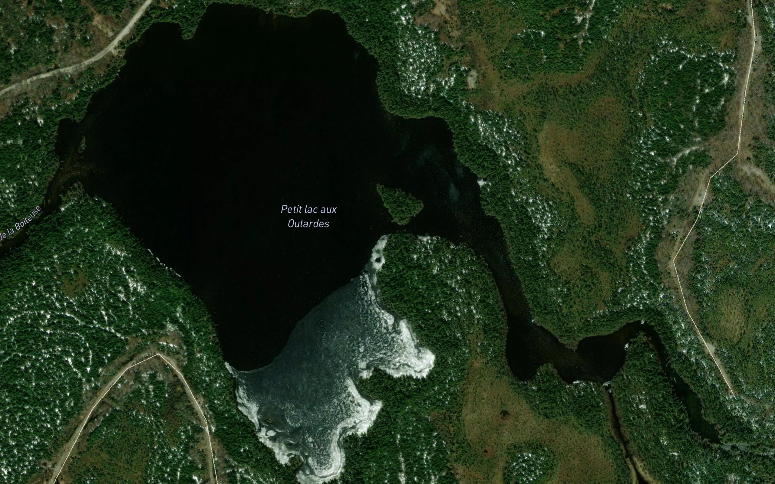 Petit lac aux Outardes