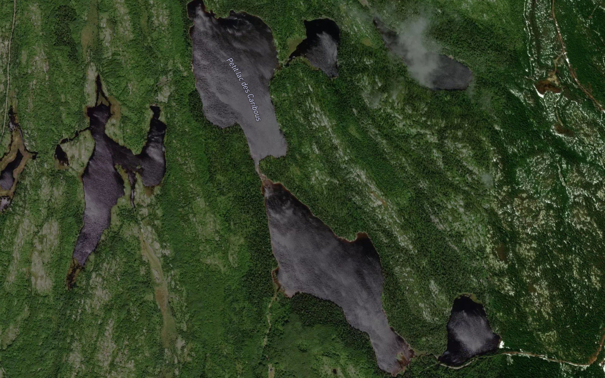 Petit lac des Caribous
