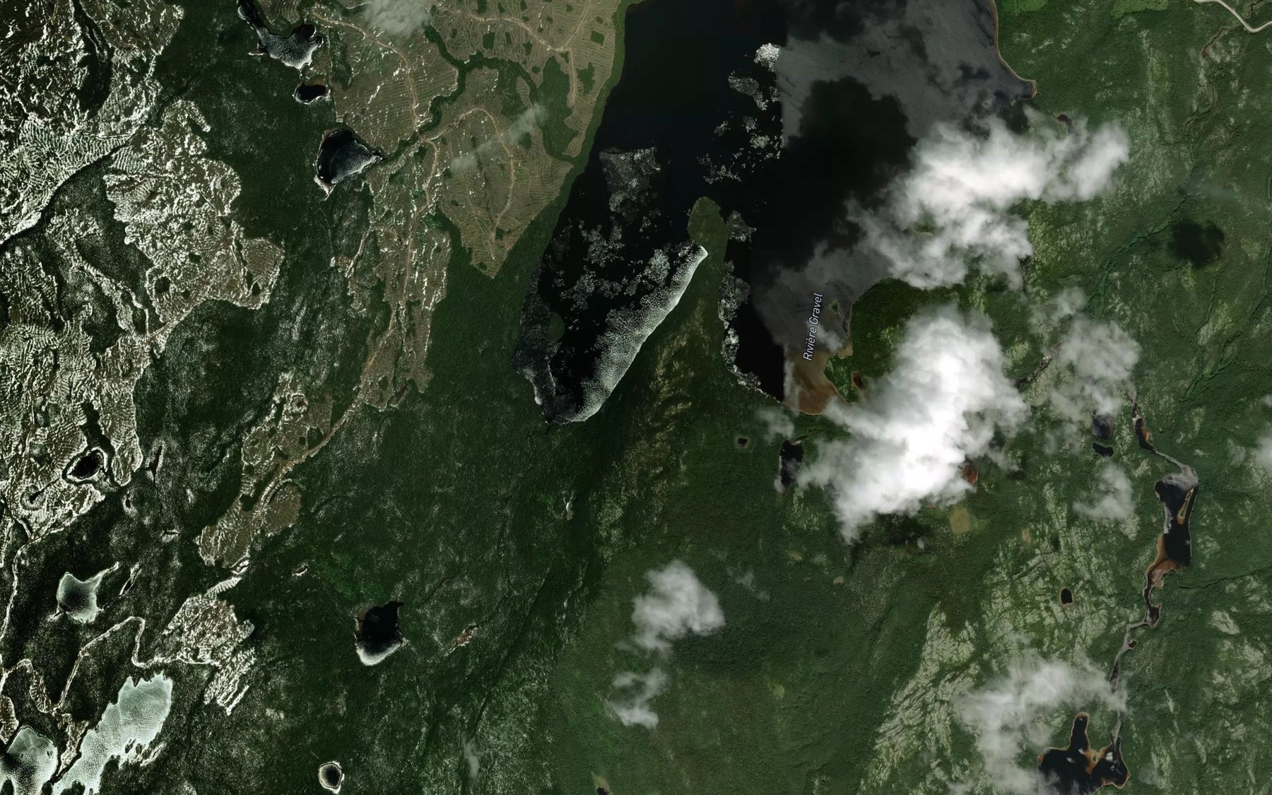 Satellite map of the Baie aux Ecus Jaunes