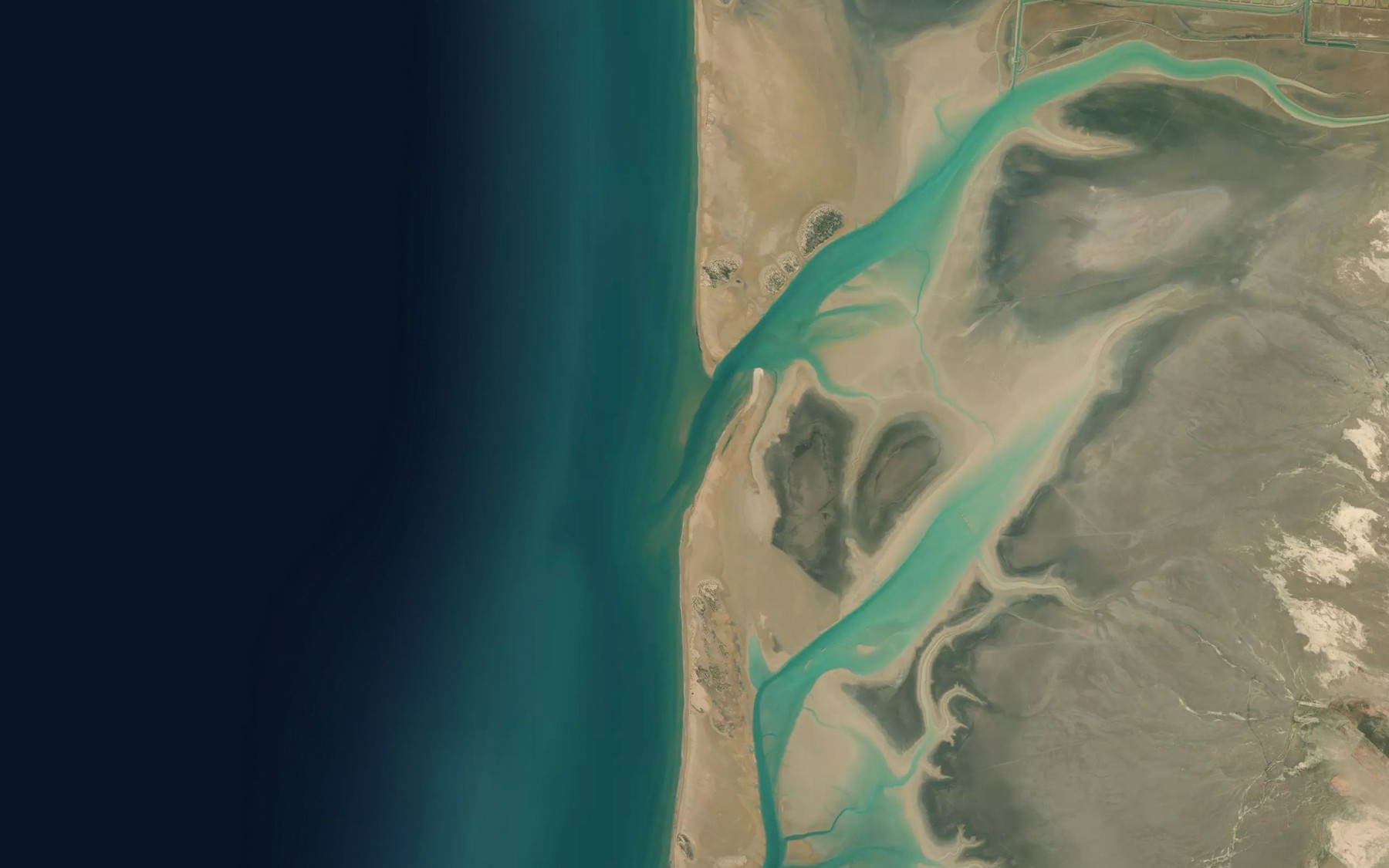 Satellite map of the Khowr-e Mezim