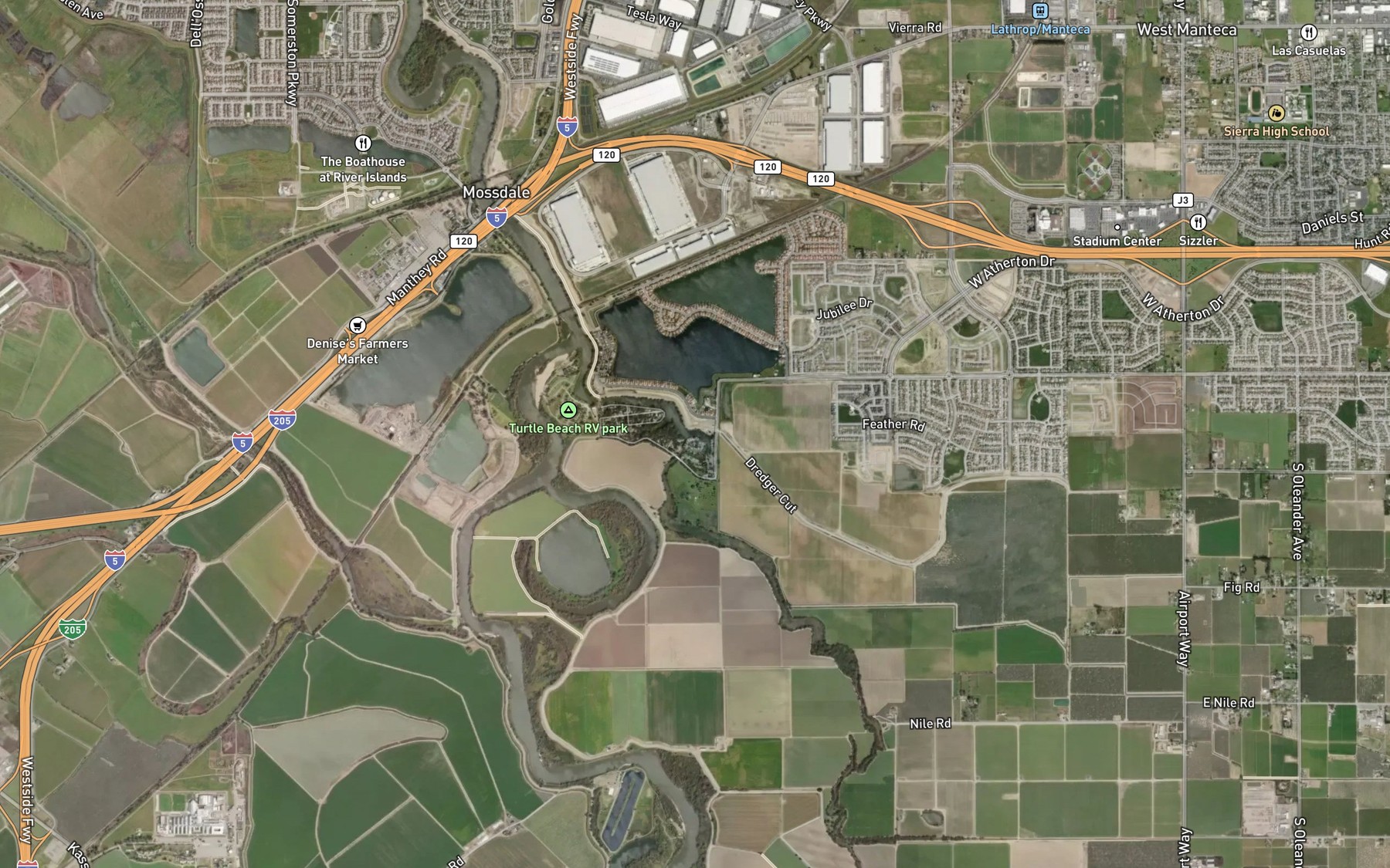 Satellite map of the Weatherbee Lake