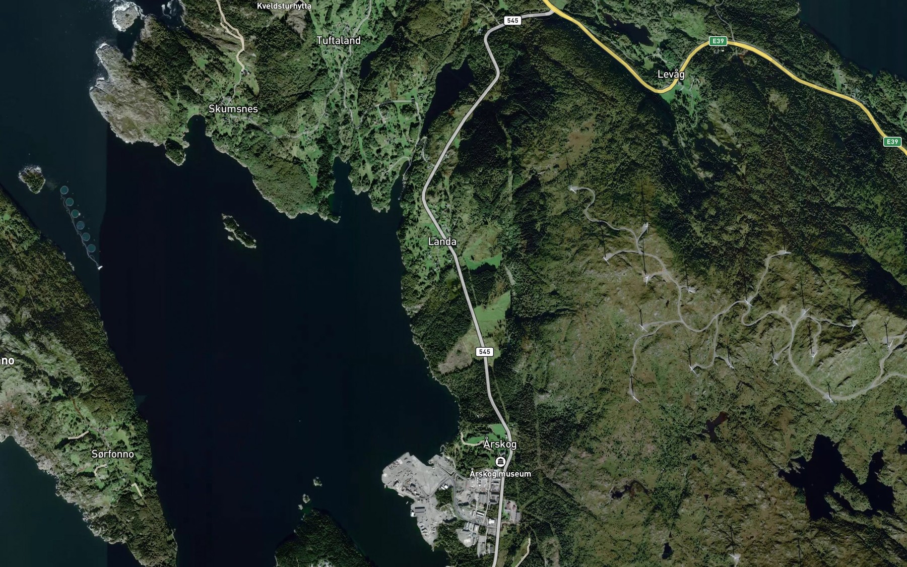 Satellite map of the Landatjorna