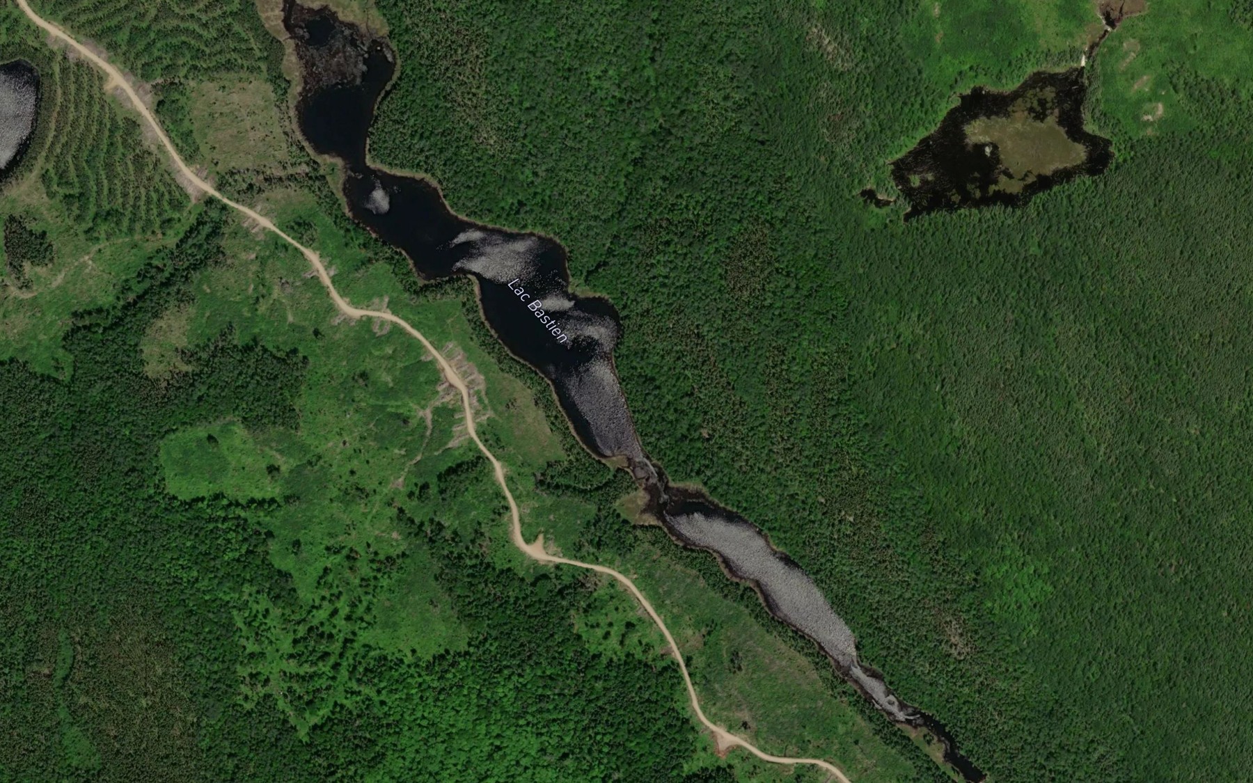 Satellite map of the Lac des Escoumins