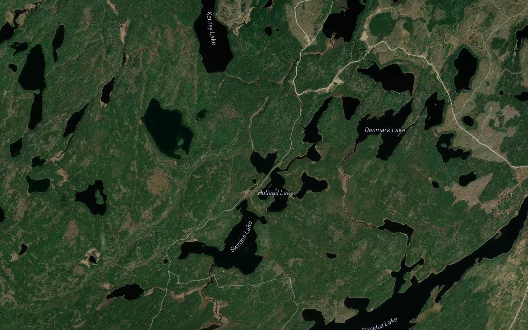 Satellite map of the Leatherhead Lake