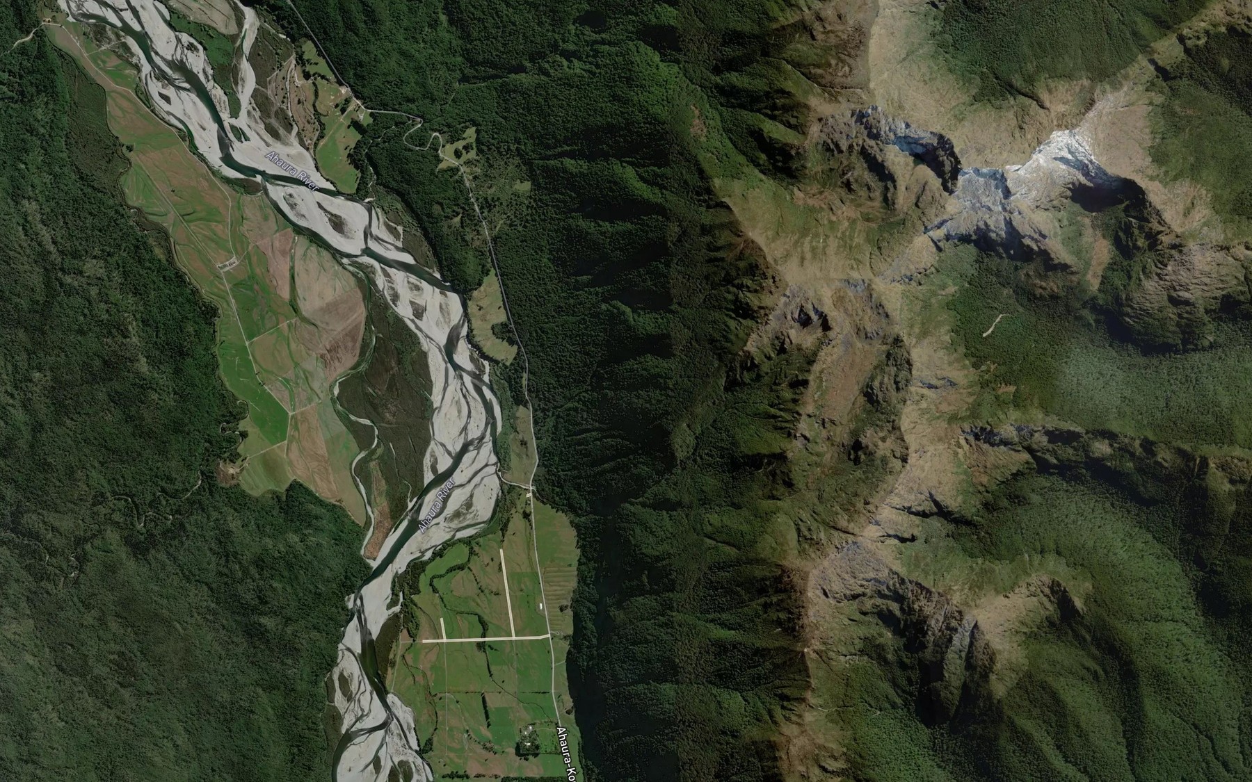 Satellite map of the Troulands Creek