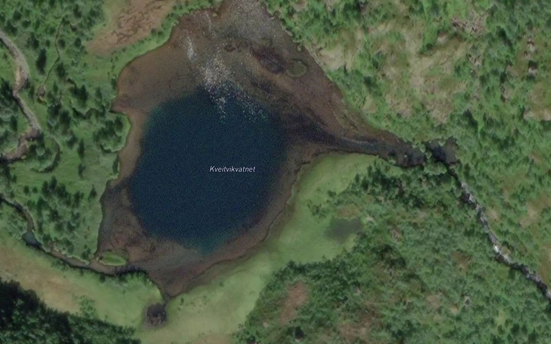 Satellite map of the Kveitvikvatnet