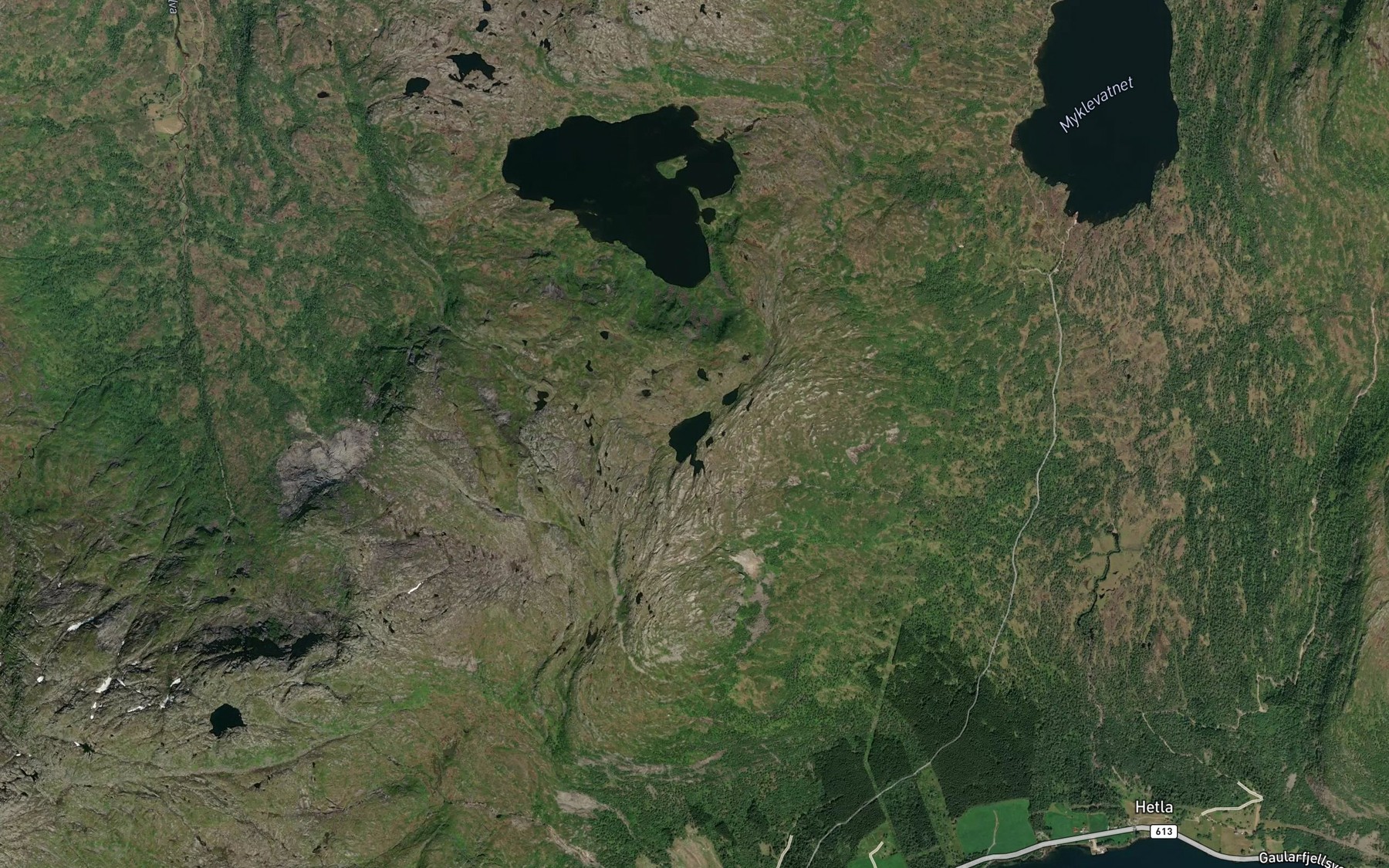 Satellite map of the Skredfjellsvatnet