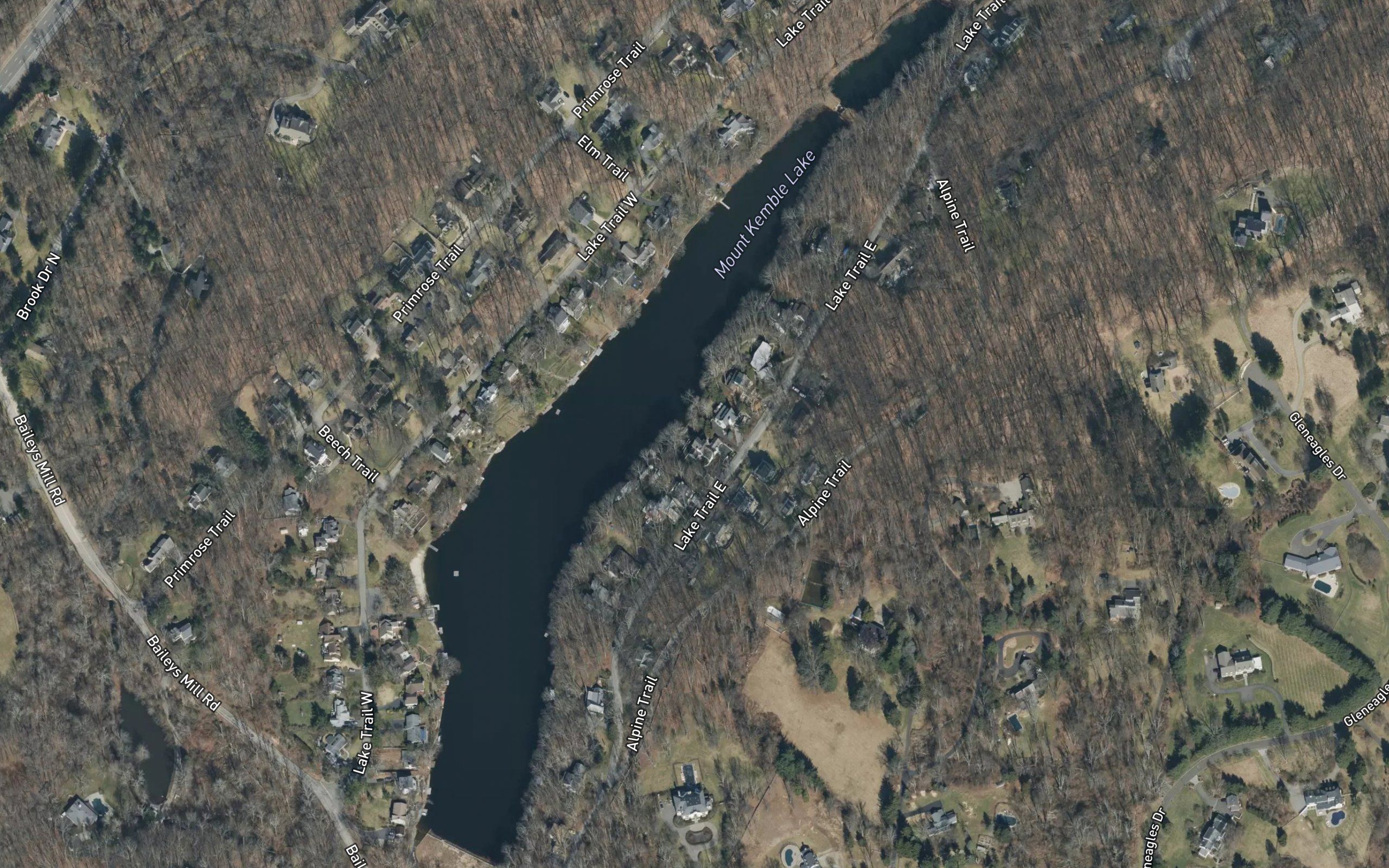 Mount Kemble Lake